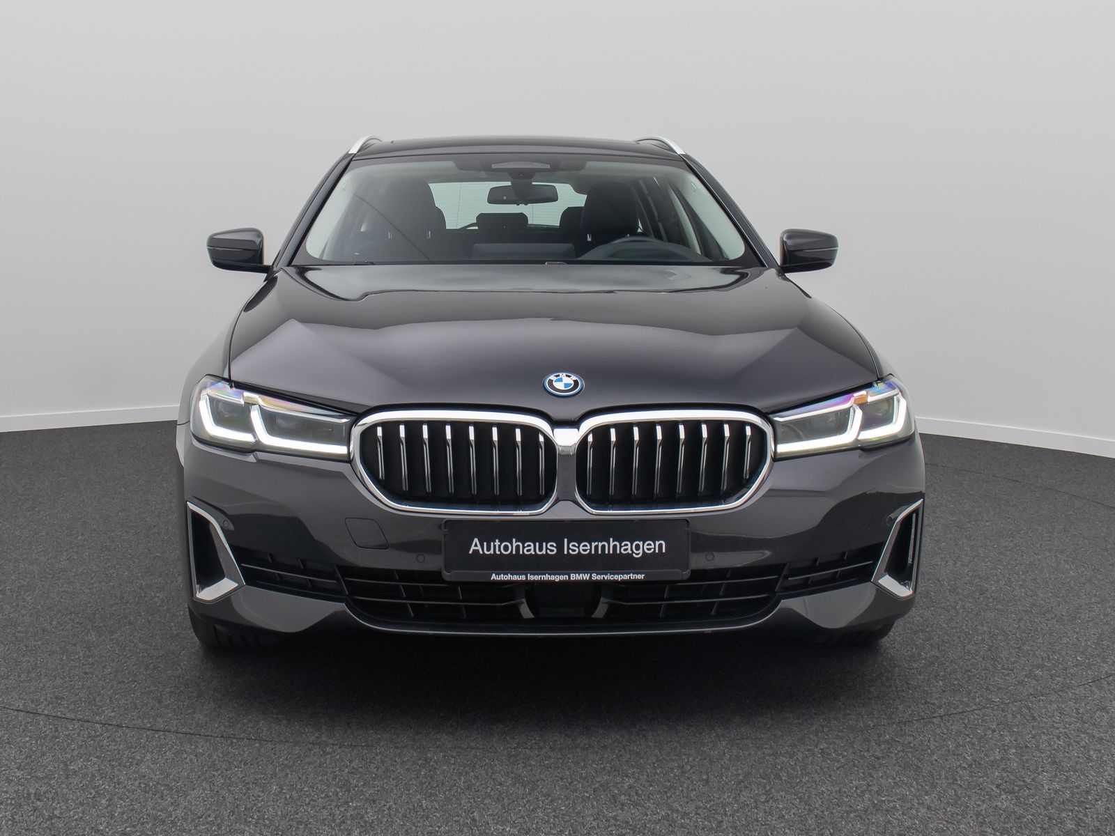 Fahrzeugabbildung BMW 530e xD LuxuryLine Panorama Laser Kamera HUD H/K