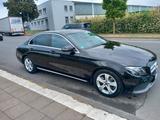 Mercedes-Benz E 200 4MATIC Autom. -