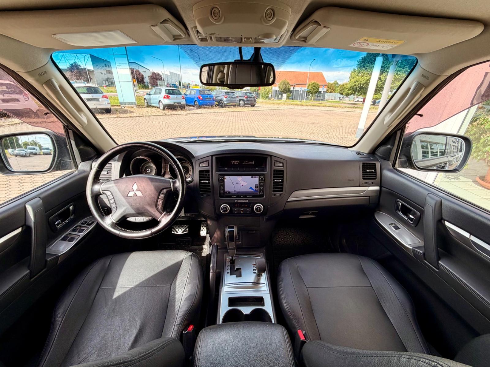 MITSUBISHI PAJERO 3.2 DI-D 200ch 4X4 - 7 PLACES - CUIR - GPS - SIÈGES CHAUFFANTS - TOIT OUVRANT