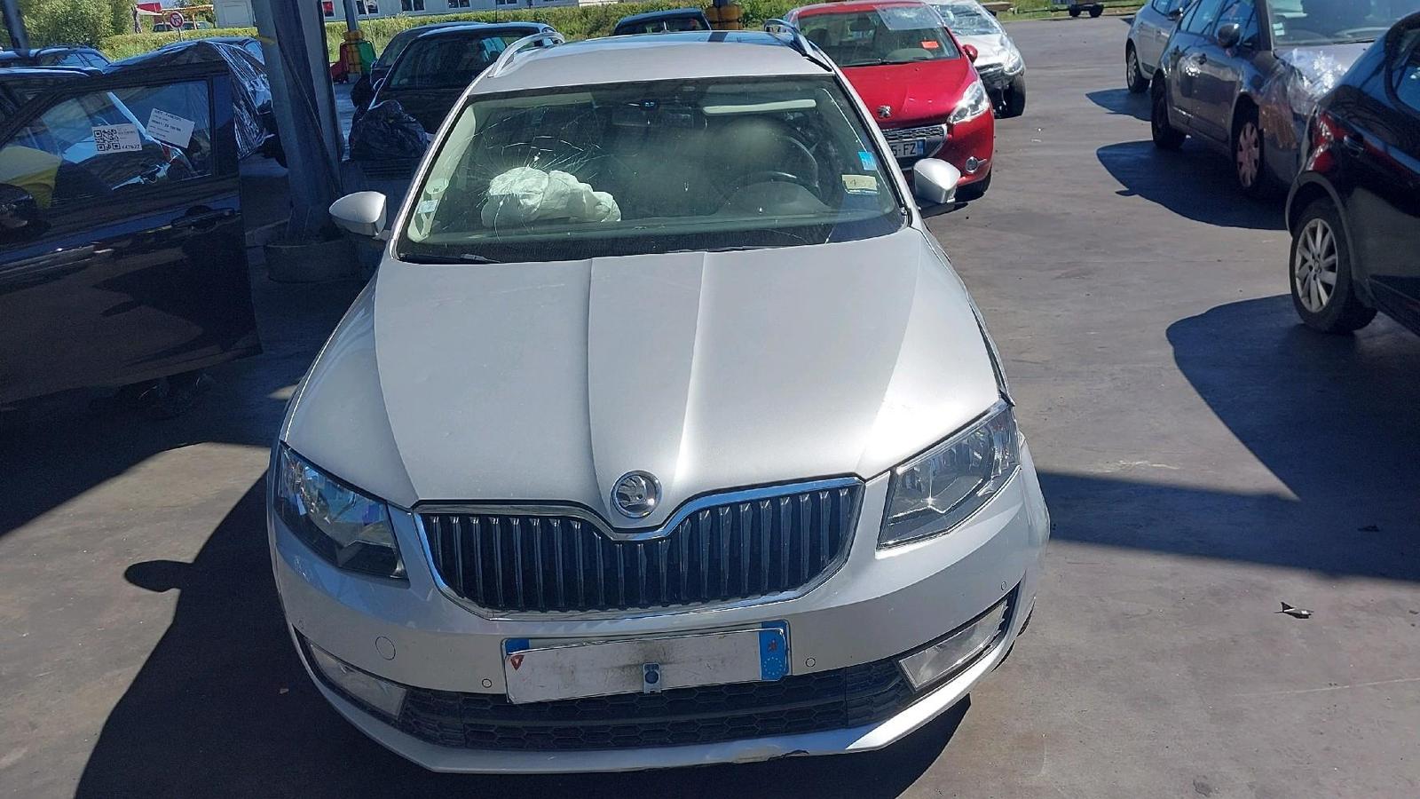 Skoda Octavia 2014 — interior