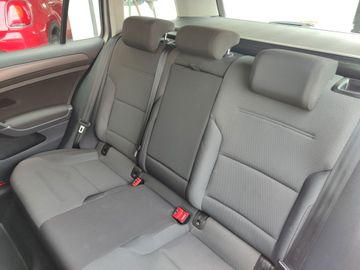 Volkswagen Golf - 10
