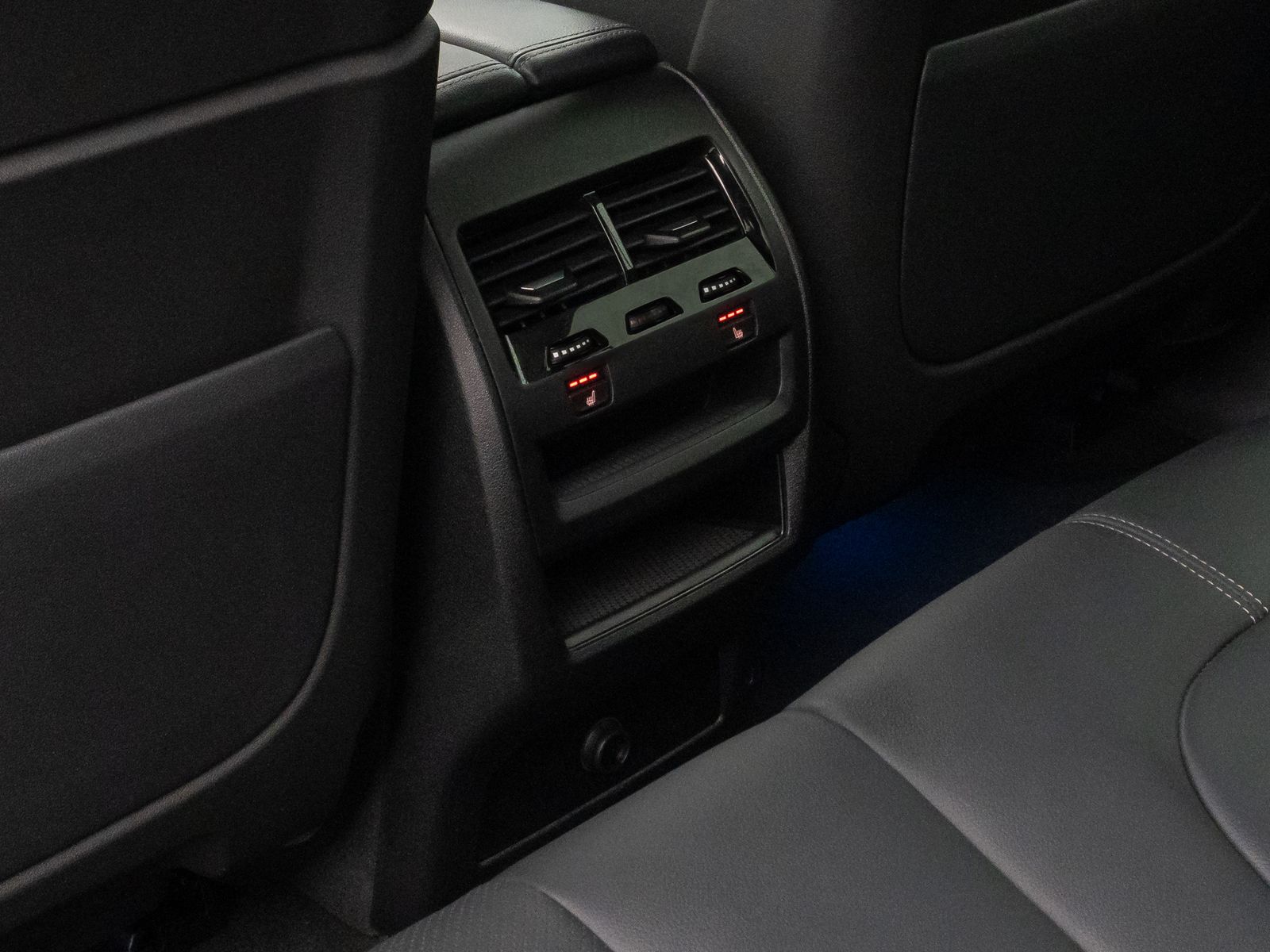 Fahrzeugabbildung BMW X5 xD45e M Sport Laser 360°HUD DAB HiFi SoftClos