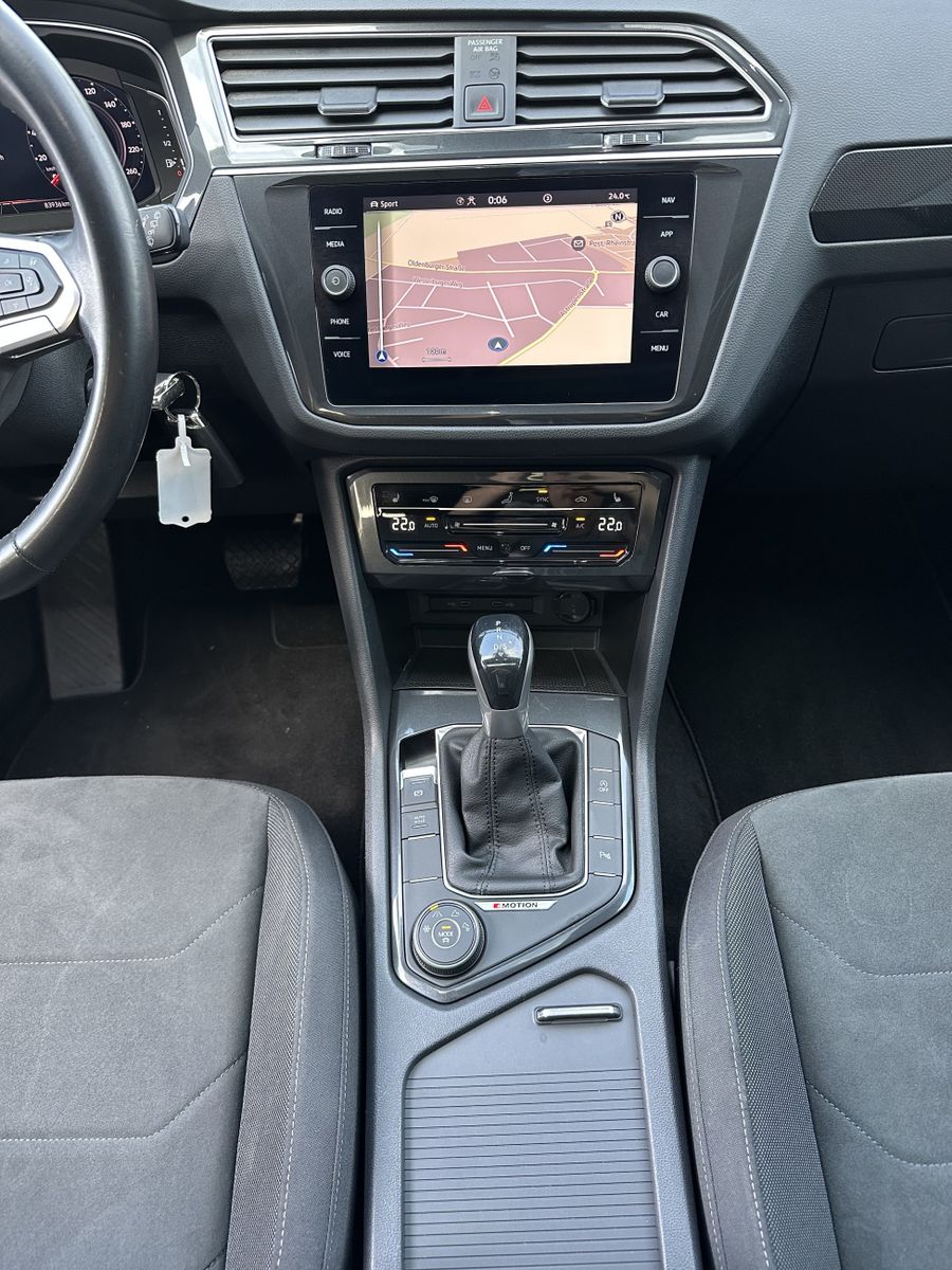 Fahrzeugabbildung Volkswagen Tiguan 2.0 TDI 4M DSG Elegance NAV+LED+AHK+PANO