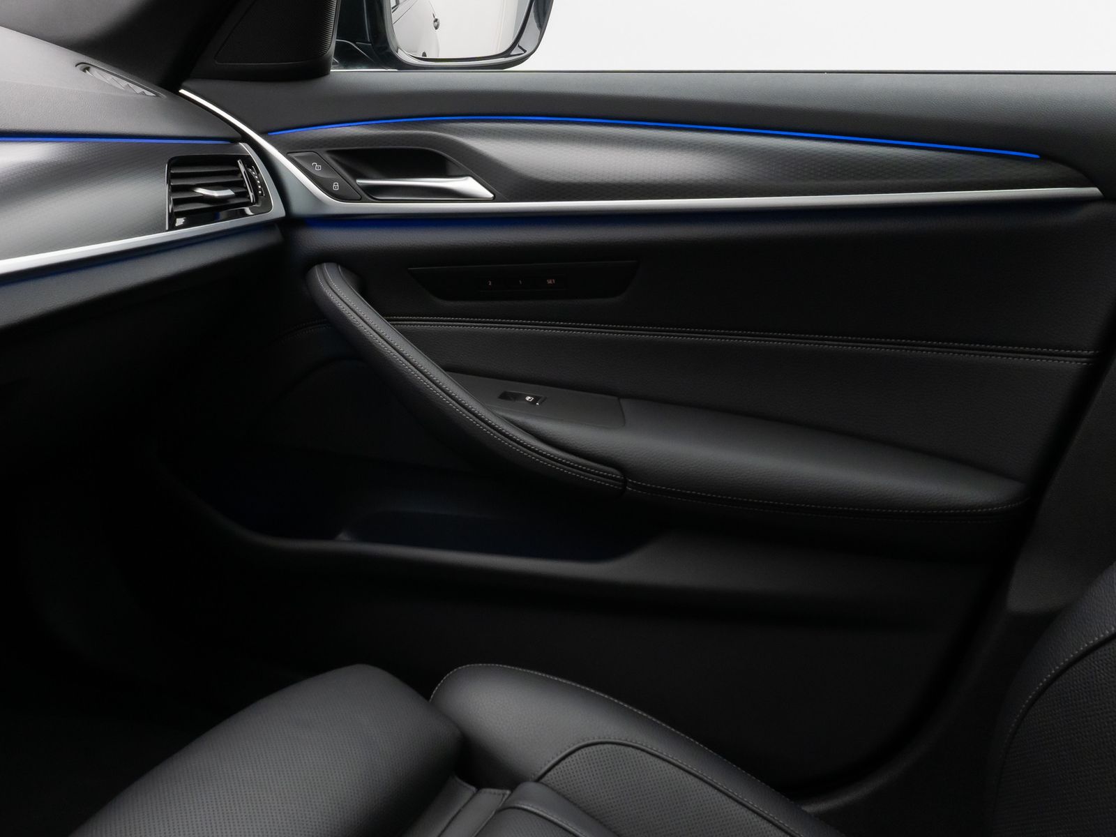 Fahrzeugabbildung BMW 540d xD M Sport Panorama Kamera Laser HUD AHK