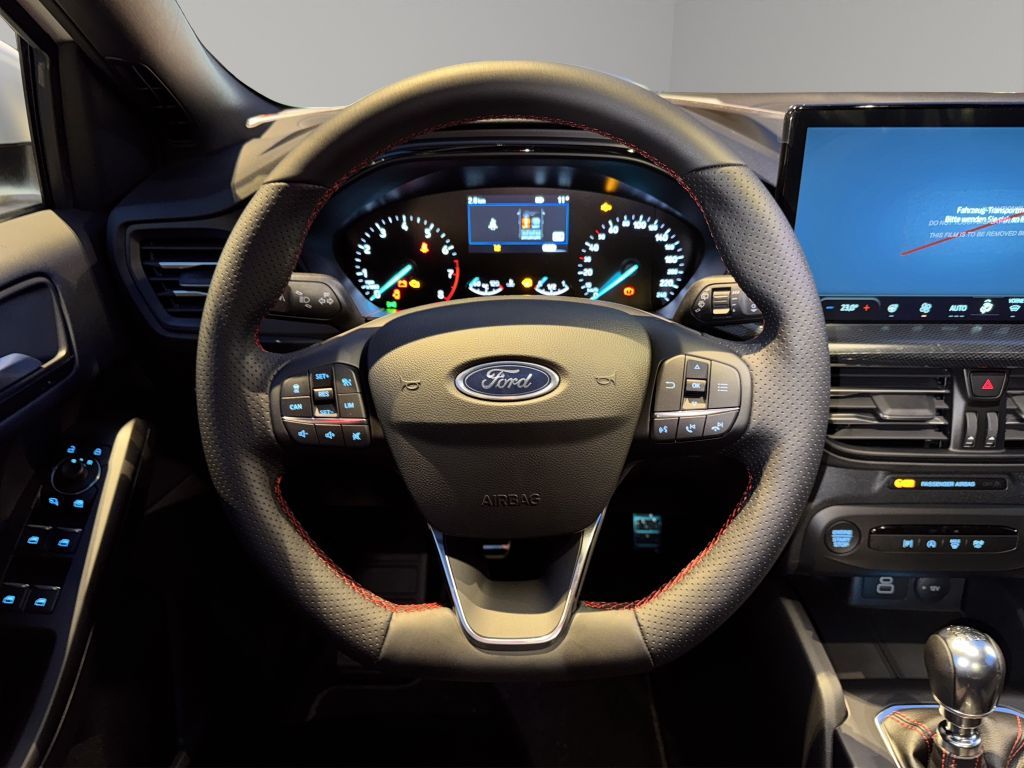 Fahrzeugabbildung Ford Focus Turnier ST-Line
