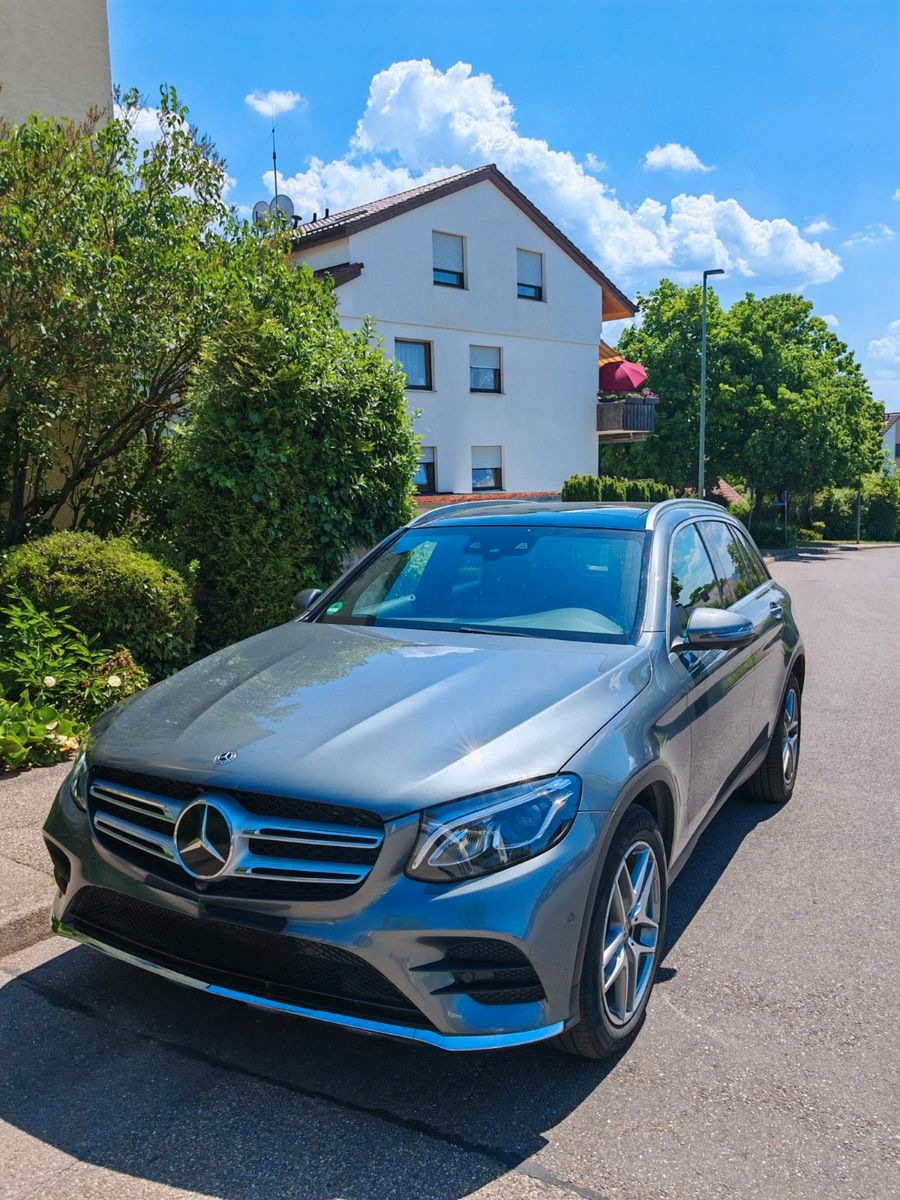 MERCEDES-BENZ GLC 250 4MATIC AMG Pano Burmester 360° Distronic