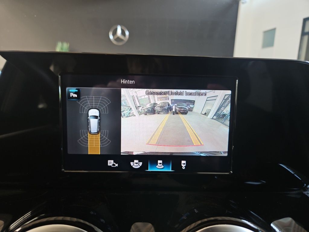 Fahrzeugabbildung Mercedes-Benz GLB 220 d 4M STYLE AHK Navi LED-NB SHZ KAM DAB