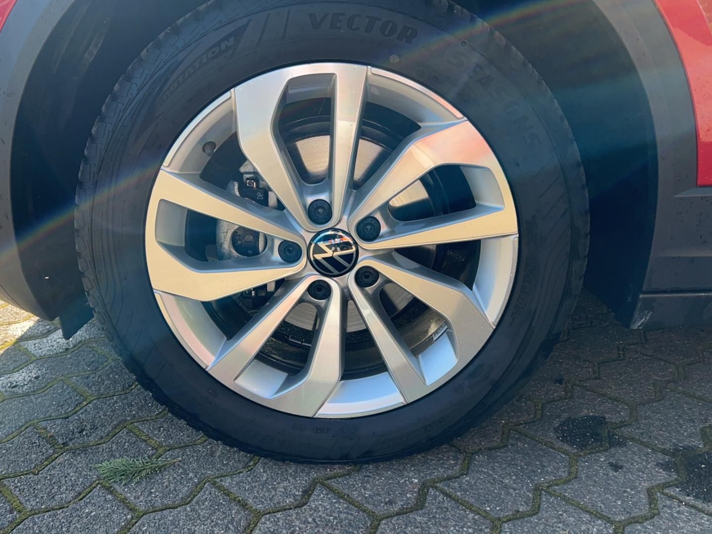 Fahrzeugabbildung Volkswagen T-Roc Cabriolet Style ACTIVE 1.5l TSI DSG, Navi,