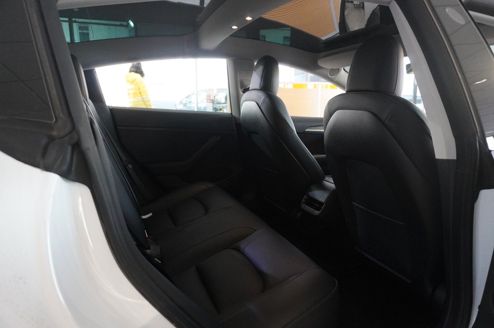 Fahrzeugabbildung Tesla Model 3 Standard Range Plus NAVI/KAMERA/SH/WÄRME