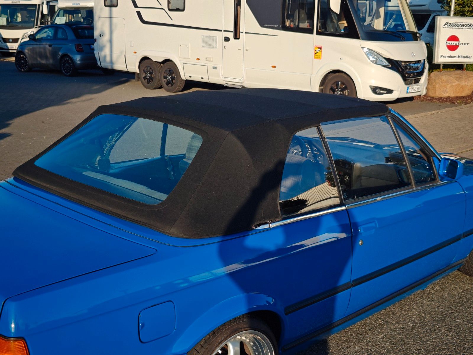 Fahrzeugabbildung BMW 318i Cabrio E30 - Lack NEU, Verdeck NEU