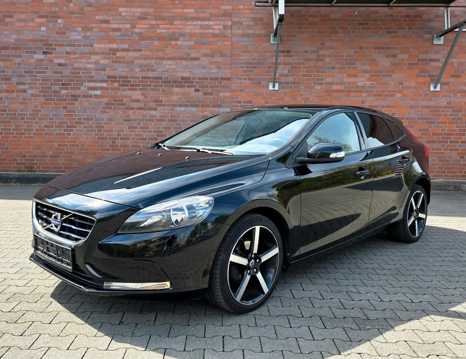 Volvo V40 Kinetic // Klima // SitzH // TÜV 10.2027