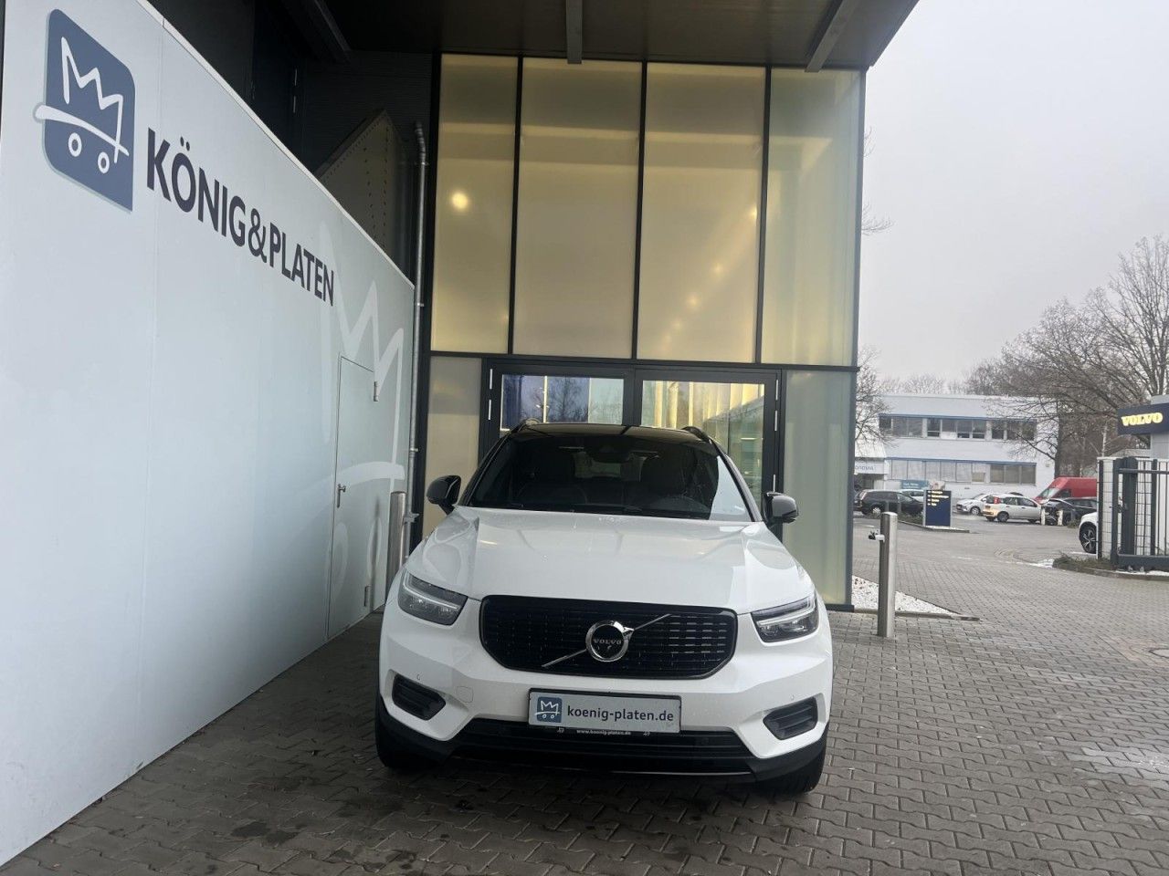 Volvo XC40 B5 AWD R-Design 6d Klima Navi Leder foto 2
