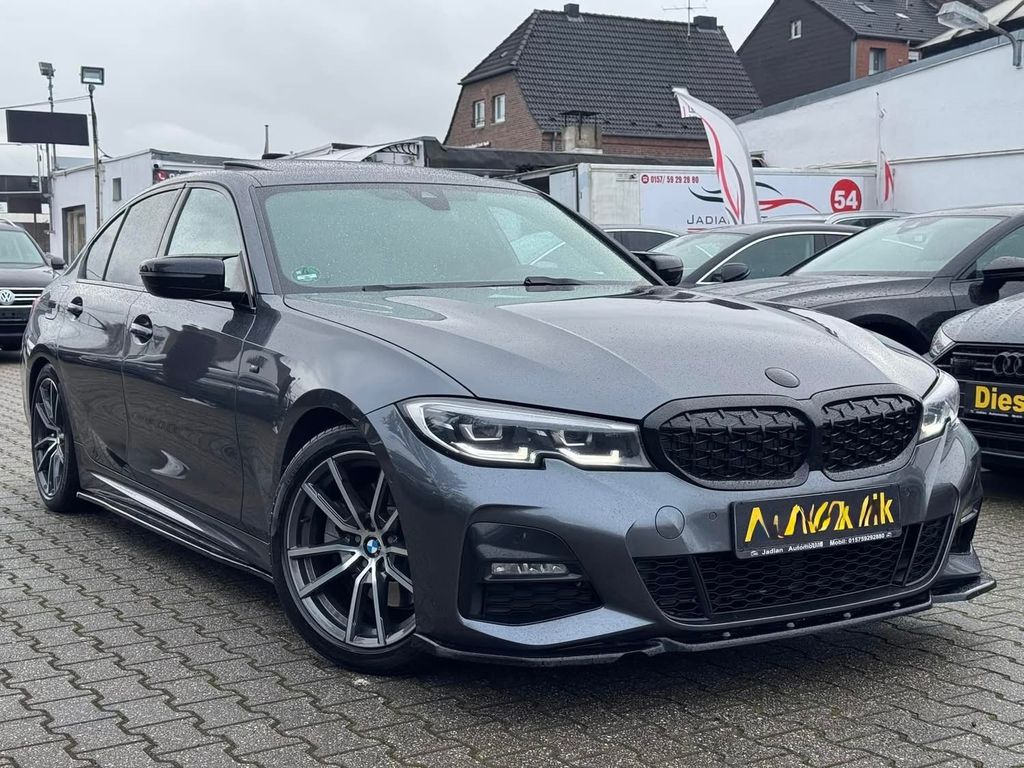 Image of BMW 330