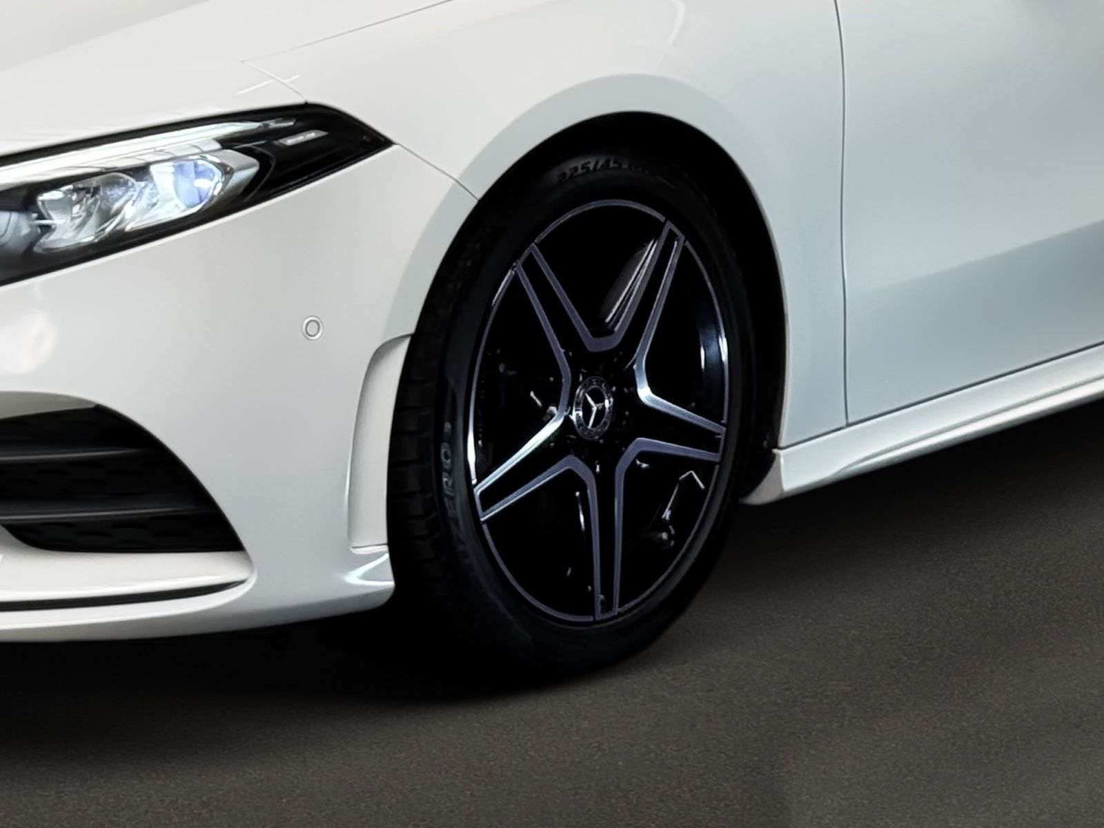 Mercedes-Benz A 220 AMG/BURMESTER/MBUX/360°/NAVI/LED/NIGHT imagem 2
