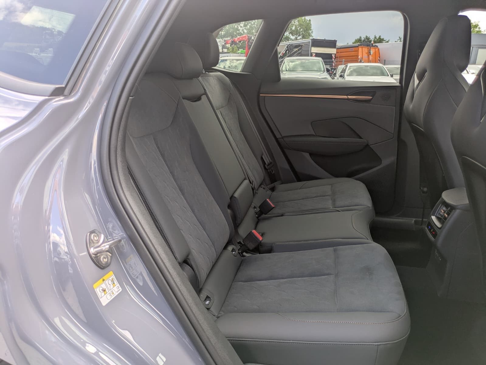 Fahrzeugabbildung CUPRA Terramar 2.0 TSI 4D VZ HUD*MATRIX*PANO*DCC*20"
