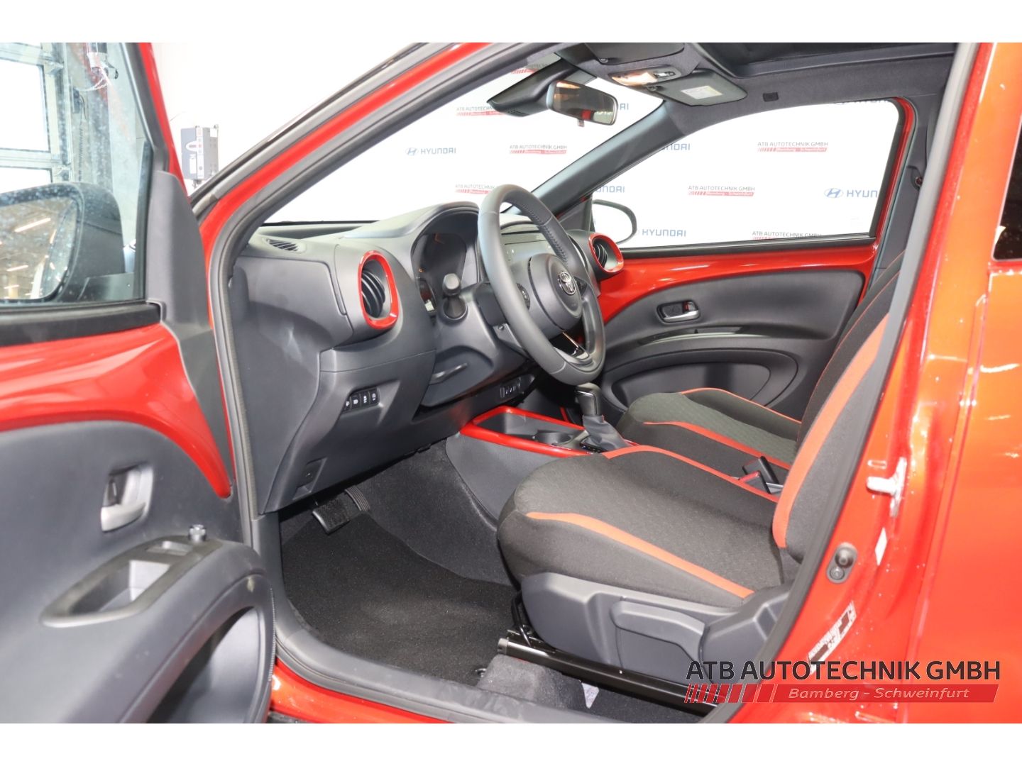 Fahrzeugabbildung Toyota Aygo X Air Team D 1,0-l-VVT-i Faltdach Apple Car