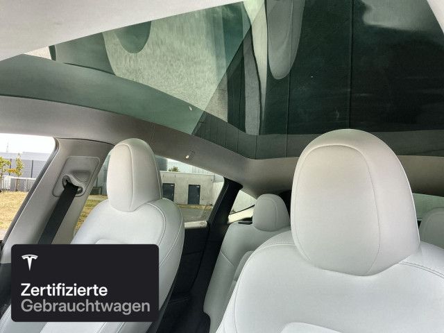 Tesla Model Y Long Range AWD foto 18
