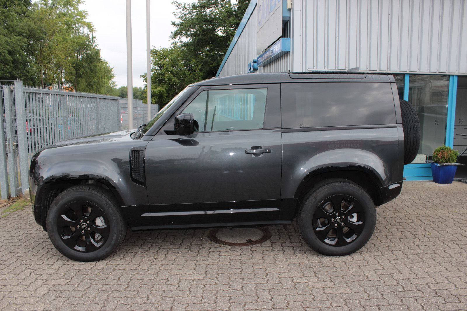 Fahrzeugabbildung Land Rover Defender 90 X-Dynamic SE*HUD*Pano*