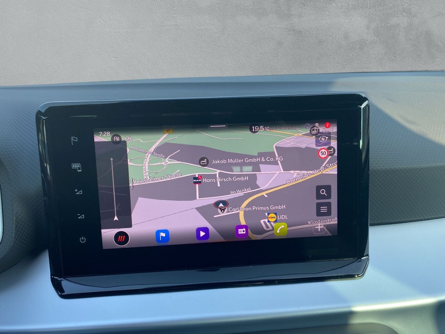 Fahrzeugabbildung SEAT Arona FR 1.0 TSI*NAVI*Full-link*LED*PDC*CAM*TEMP