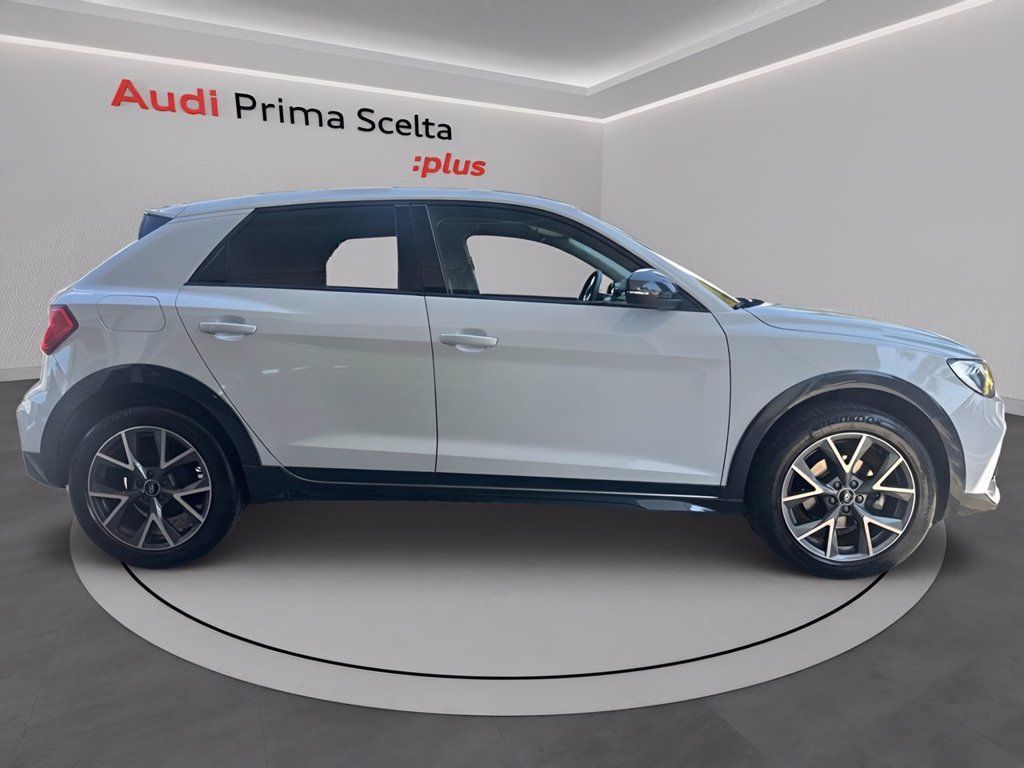 Audi AUDI A1 citycarver 25 1.0 tfsi admired 95cv del  imagem 3