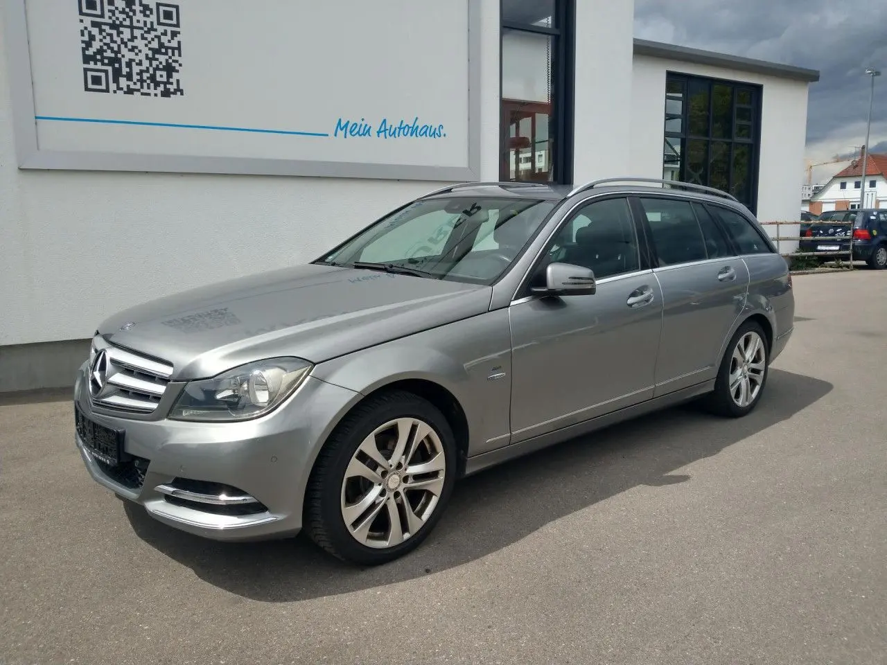 Mercedes-Benz C200 2011 — вигляд ззаду