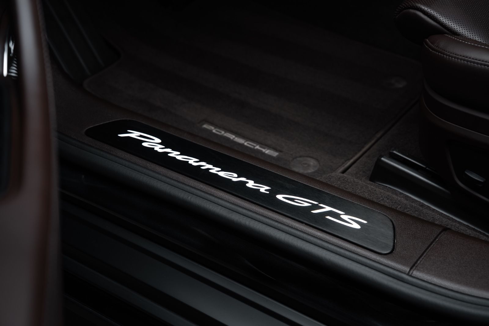 Fahrzeugabbildung Porsche Panamera GTS BURMESTER/PANO/PDLS+/STANDHEIZUNG