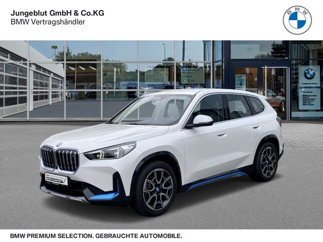 BMW iX1 xDrive30 xLine AHK/HeadUpDisplay/ParkAssist+