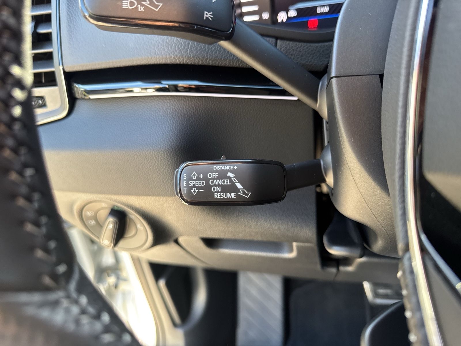 Karoq 2.0 TSI Sportline, AHK, Amundsen, ACC, Rea