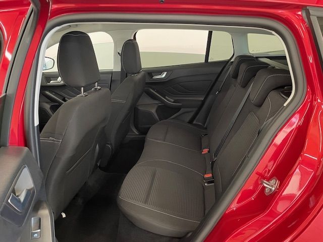 Fahrzeugabbildung Ford Focus Turnier Titanium 1.0 EcoBoost Mild-Hybrid