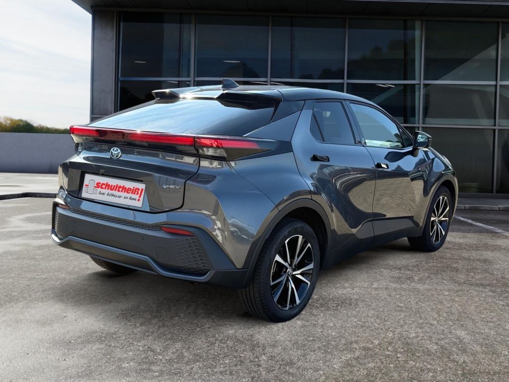 Fahrzeugabbildung Toyota C-HR 2.0 Hybrid Team Deutschland