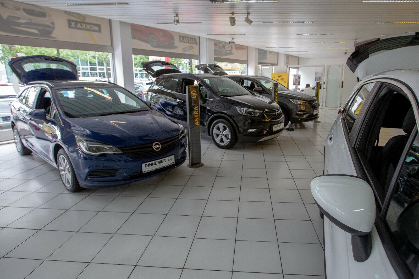showroom-image-top