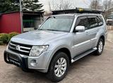 Mitsubishi Pajero 3,2 DI-D 4WD Top Automatik Top - silberne Mitsubishi Pajero