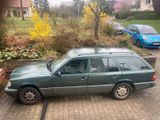 Mercedes-Benz Mercedes 200TE grün Leder - Mercedes-Benz 200 mit Benzin-Antrieb: Kombi, Te