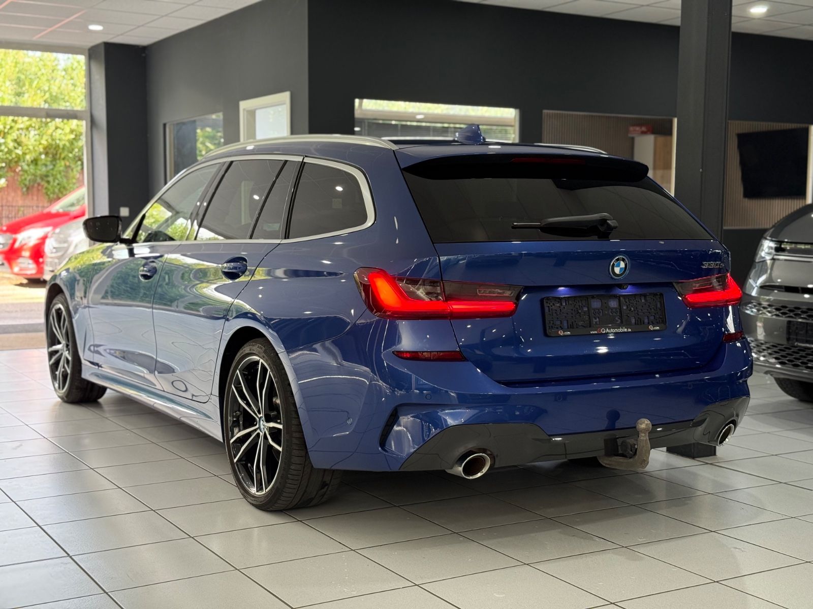 BMW 330e Touring*M-PAKET*PANO*ACC*LASER*AHK*KAMERA* imagem 3