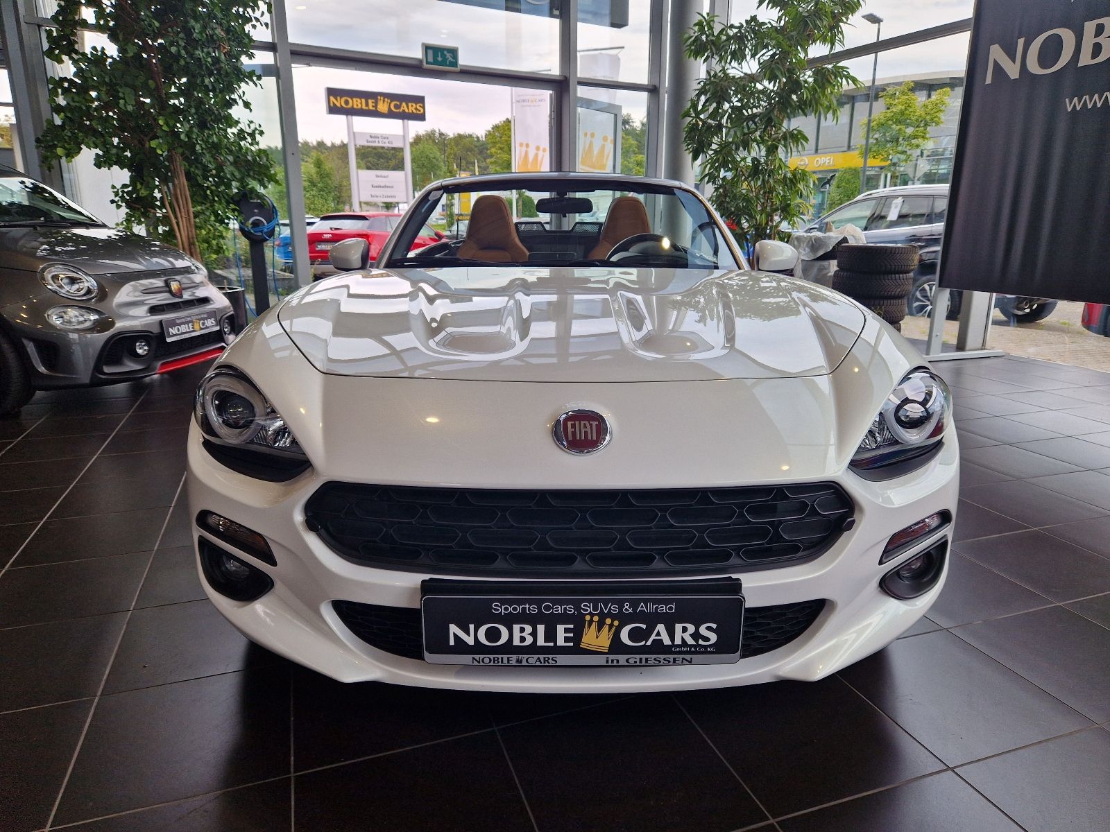 Fahrzeugabbildung Fiat 124 Spider Lusso LEDER NAV SHZ RFK ALU