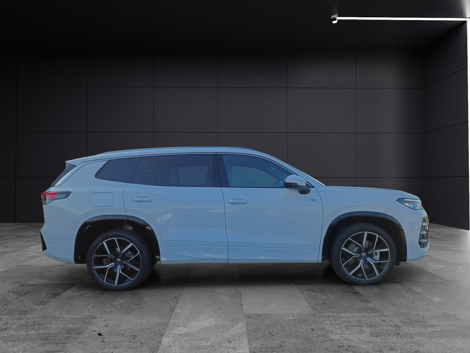 Fahrzeugabbildung Volkswagen Tayron TDI R-Line DSG 4M AHK  STH