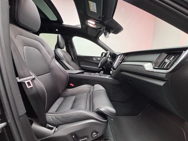 Volvo XC60 R Design T8 AWD*Pano*ACC*H&K*360°*StHz*LED*