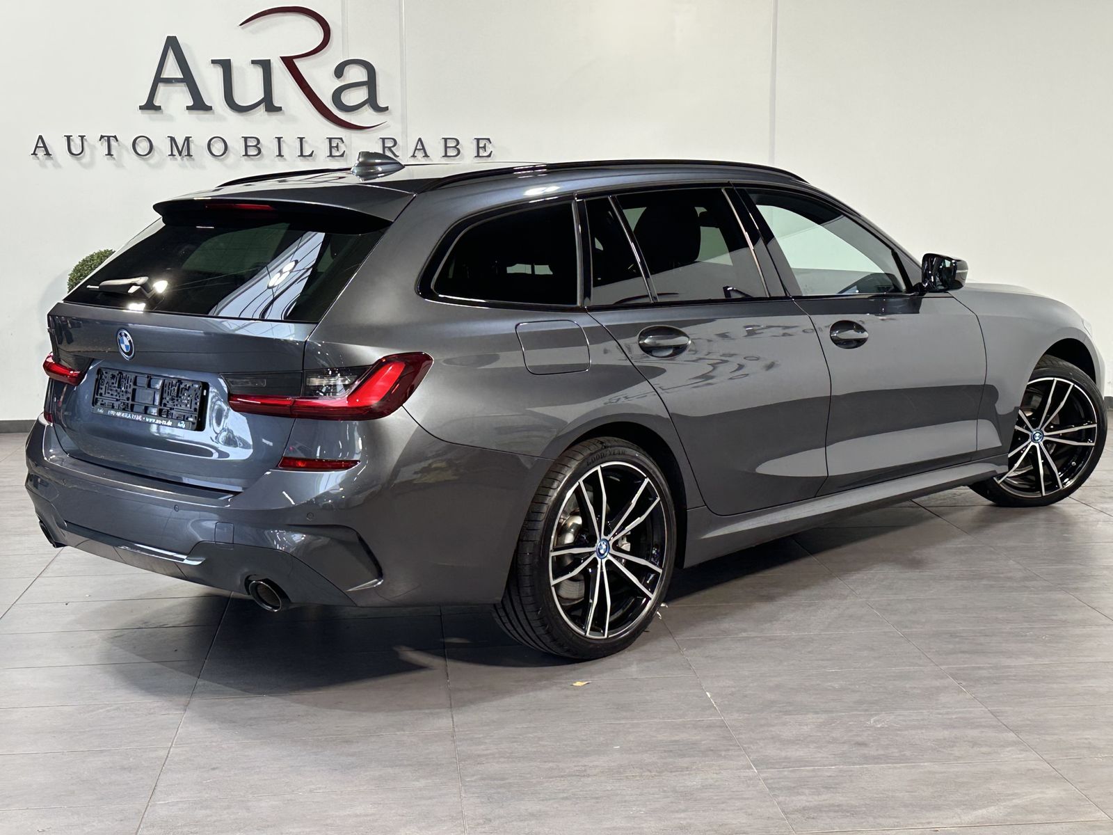Fahrzeugabbildung BMW 320e Touring xDrive M-Sport NAV+LED+PANO+MEMORY