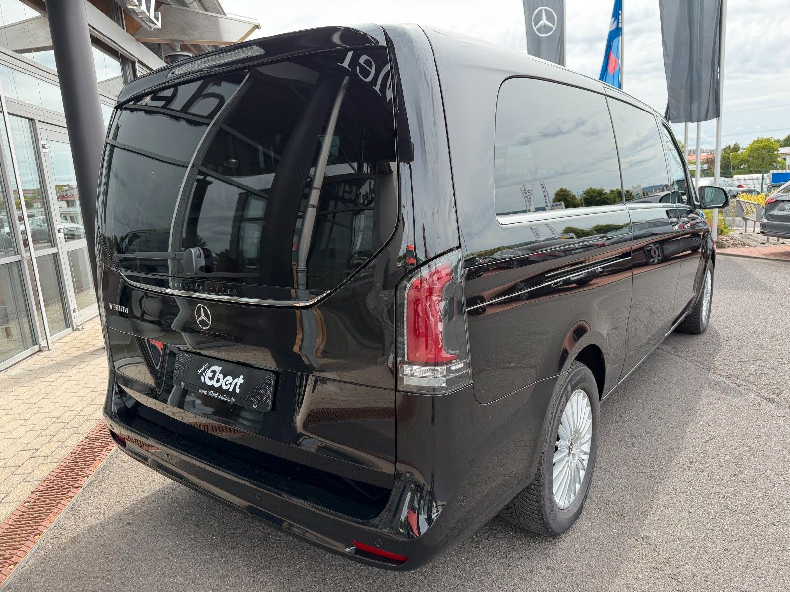 Fahrzeugabbildung Mercedes-Benz V 300 d AVA Extral DISTRONIC Standheiz 360Kamera
