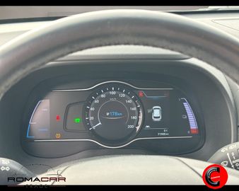 Hyundai KONA - 12