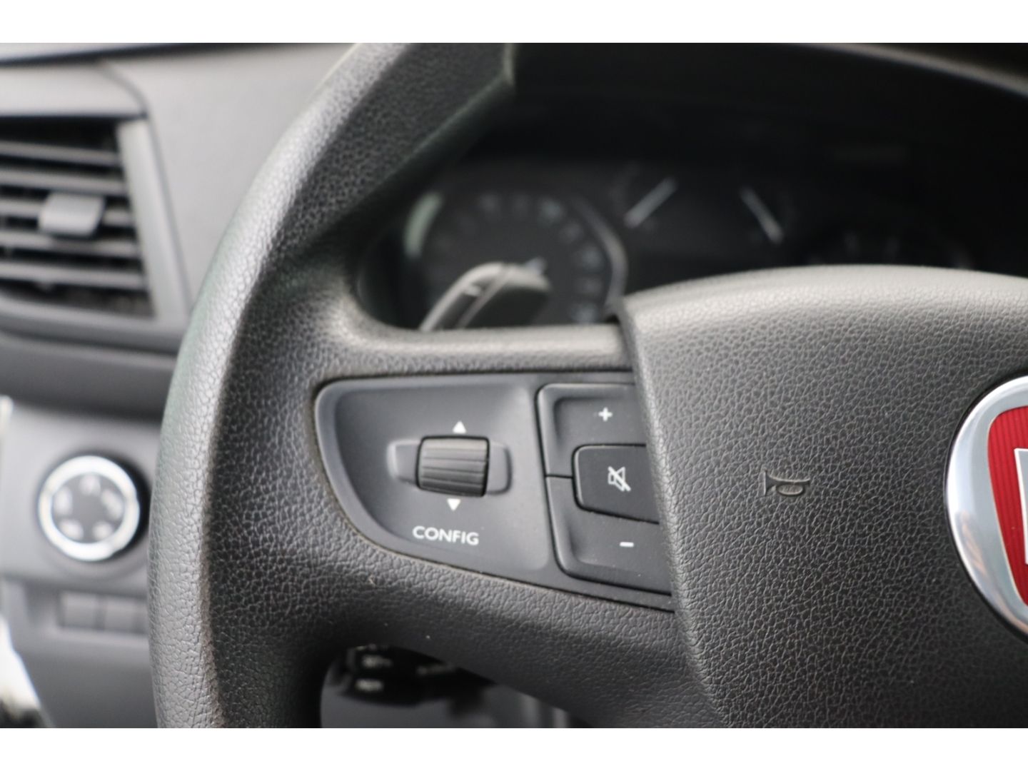 Fahrzeugabbildung Fiat Scudo L3 SX Automatik, AHK, Navi, Kamera,