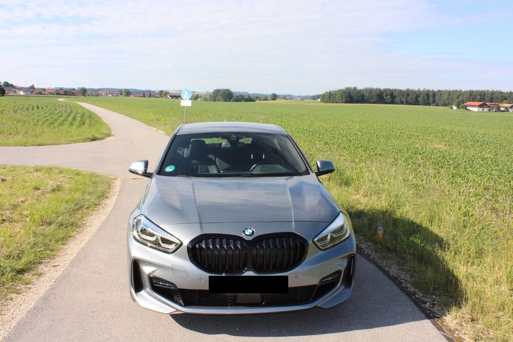 Image of BMW 118