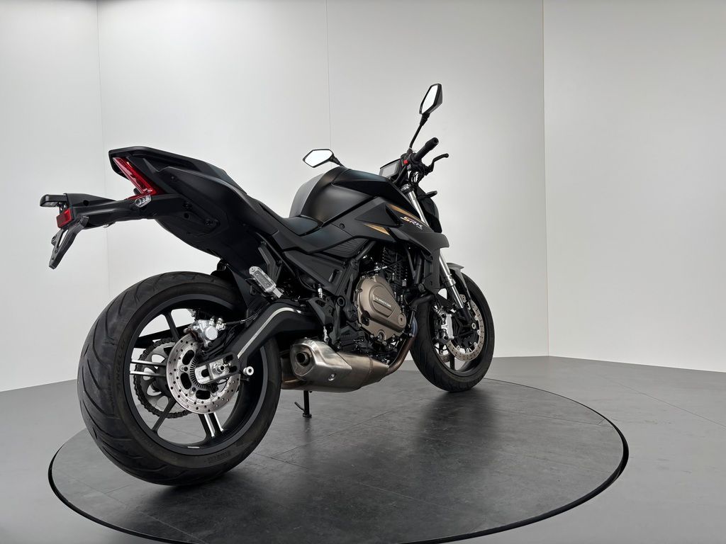 Fahrzeugabbildung QJ Motor SRK 700 *A2-TAUGLICH *WENIG KILOMETER *1.HAND