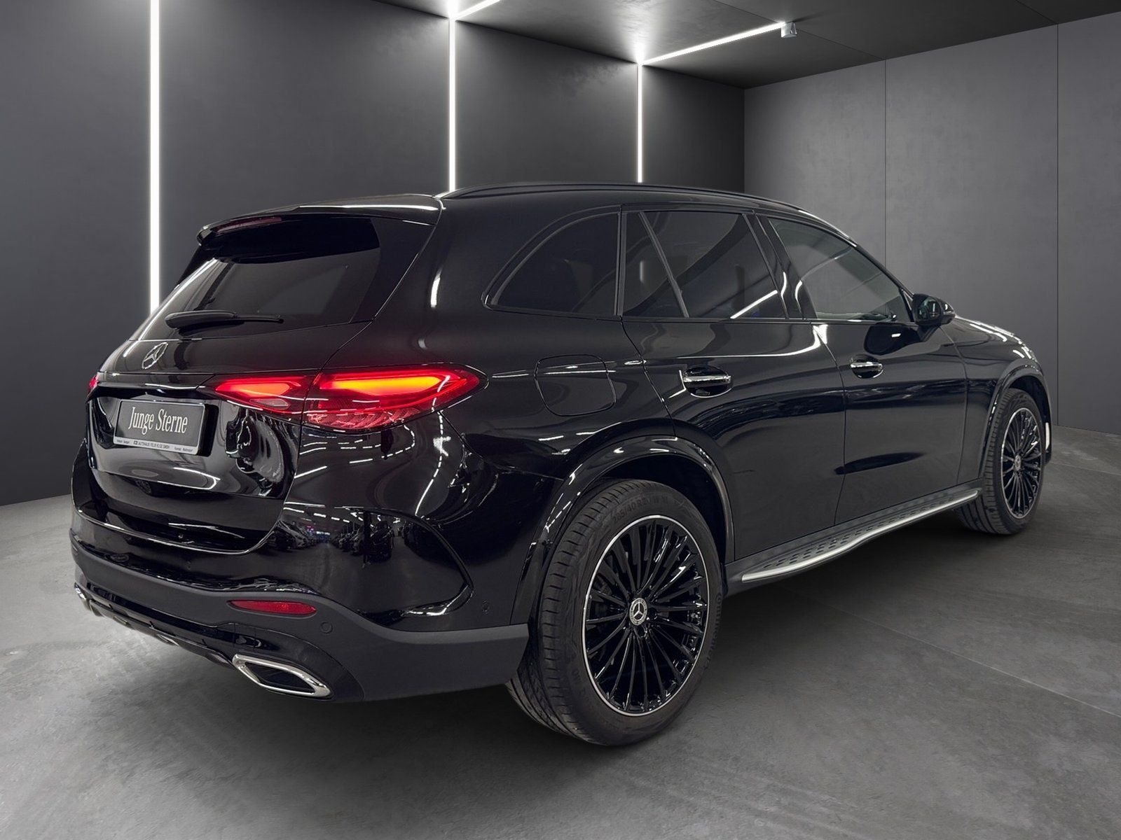 Fahrzeugabbildung Mercedes-Benz GLC 300 d 4M AMG Premium*Pano*AHK*Burmest*Night*