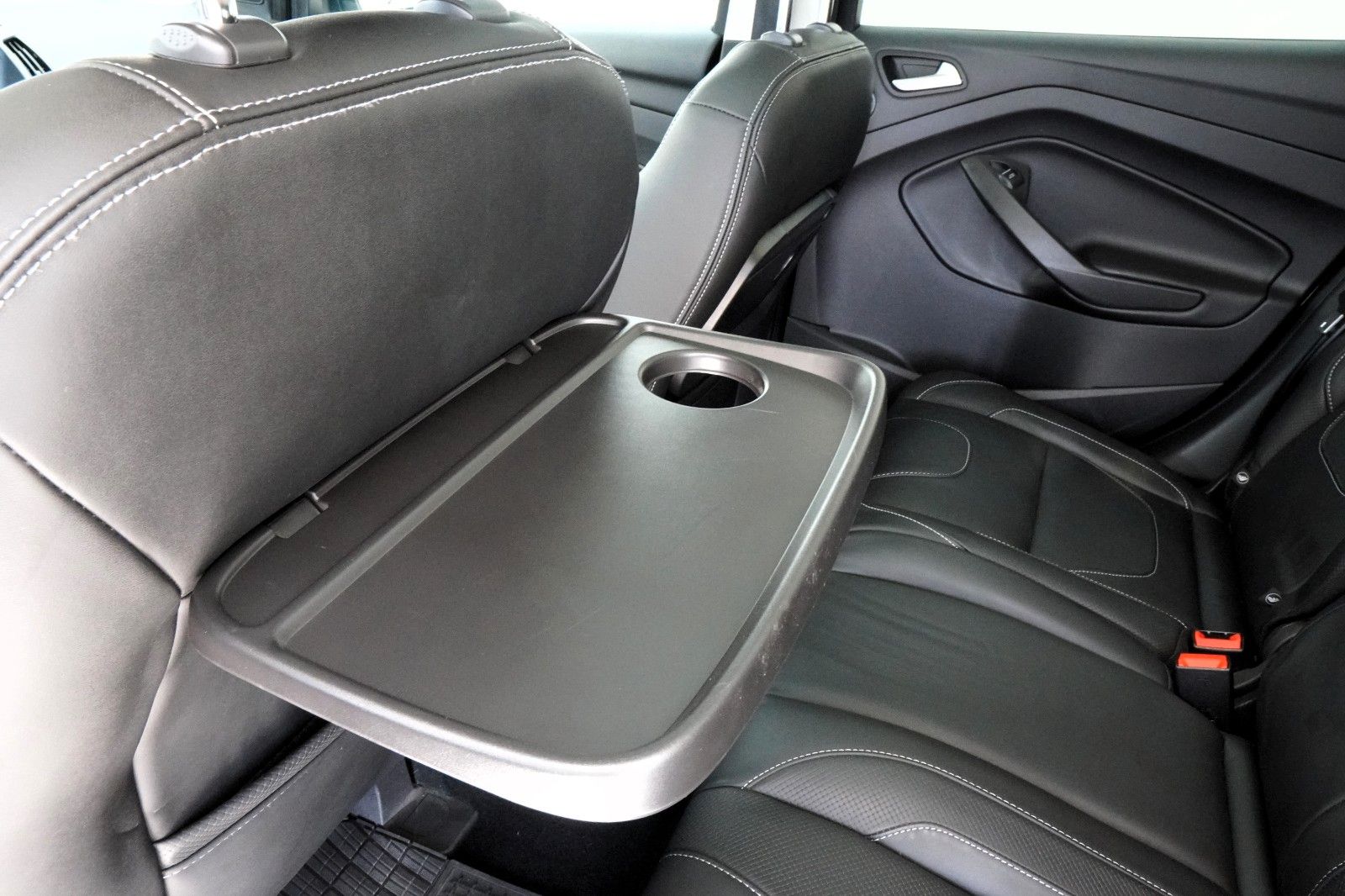 Fahrzeugabbildung Ford Kuga Individual *1.Hand*Autom.*Navi*Leder*Kamera