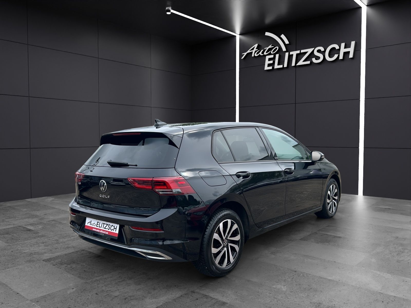 Fahrzeugabbildung Volkswagen Golf VIII TDI Active DSG LED Navi AHK ACC RFK SH