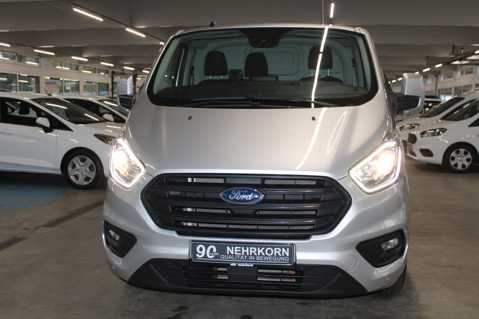 Fahrzeugabbildung Ford Transit Custom TREND KLIMA AHK Dachträger