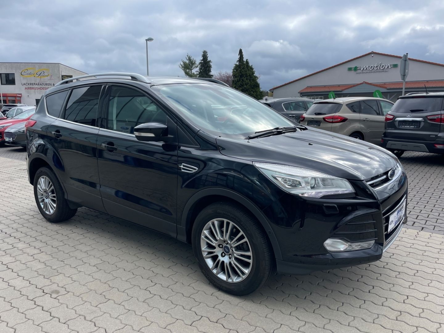 Fahrzeugabbildung Ford Kuga Titanium Klima PDC Navi SHZ heizbWSS Kamera