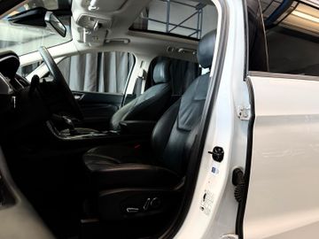 Ford S-Max - 12