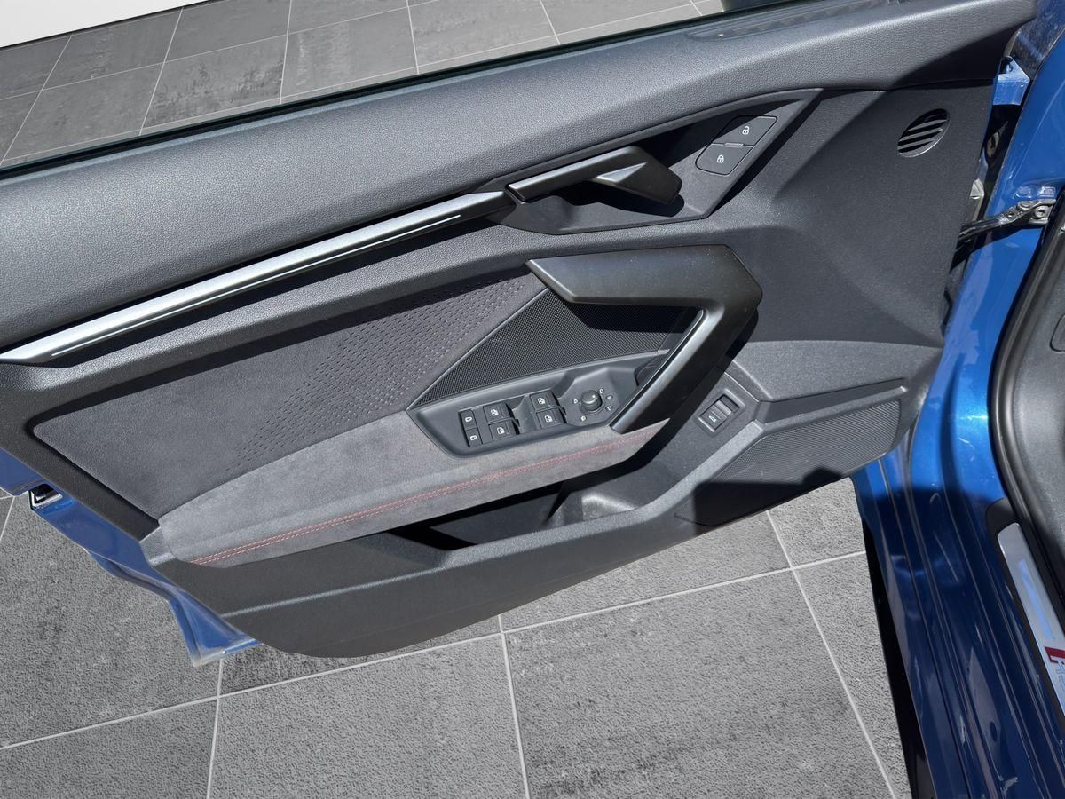 Fahrzeugabbildung Audi RS3 Limousine 2.5 TFSI quattro 294 kW